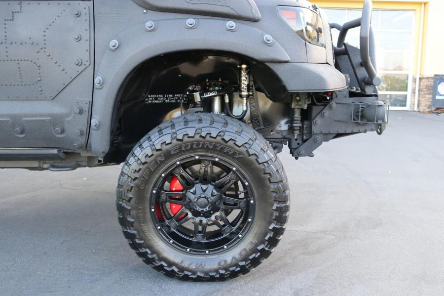 Колеса Toyota Tundra CrewMax 4x4 Zombie Apocalypse 2013 года  (фото 231 из 461)